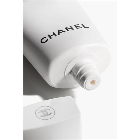 le blanc chanel cleanser|chanel le blanc whitening skincare.